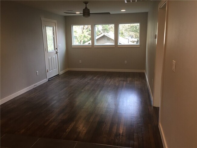 Foto del edificio - 1703 Canterbury St