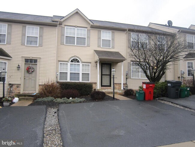 Foto del edificio - 217 Knollwood Rd
