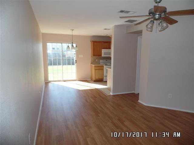 Foto del edificio - 7109 Planters Row Dr