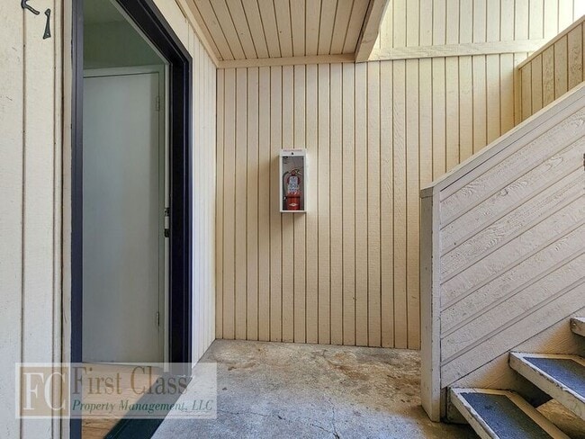 Photo - 3618 SW Beaverton Hillsdale Hwy Apartment