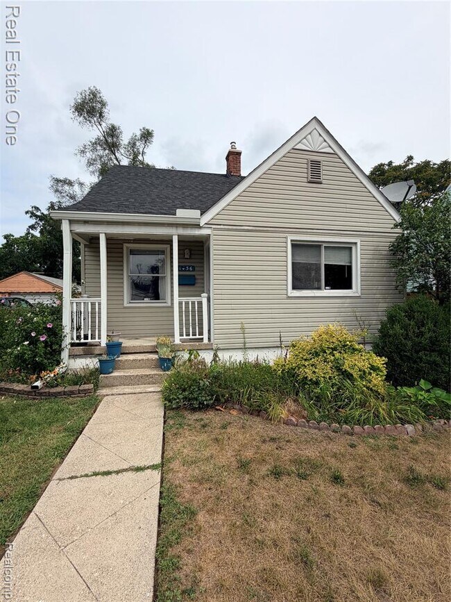 Building Photo - 1436 Leroy St