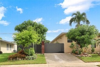 Building Photo - 15730 SW 103rd Ave