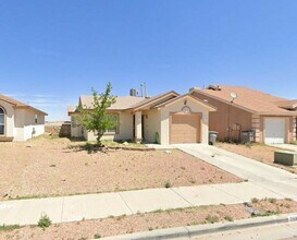 Building Photo - 7333 Mesquite Flor Dr