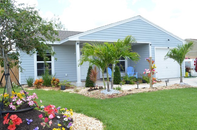 Building Photo - 1056  Stardust Way