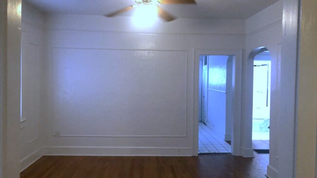 Foto del edificio - Great House Close to Campus with Parking