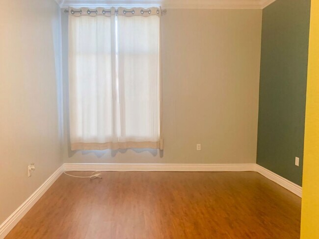Foto del edificio - 3 Bedroom Townhome in Downtown Anaheim - $...
