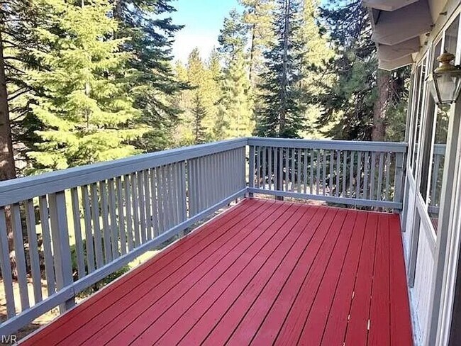 Building Photo - 3 Bedroom Duplex, Incline Village, Tahoe!