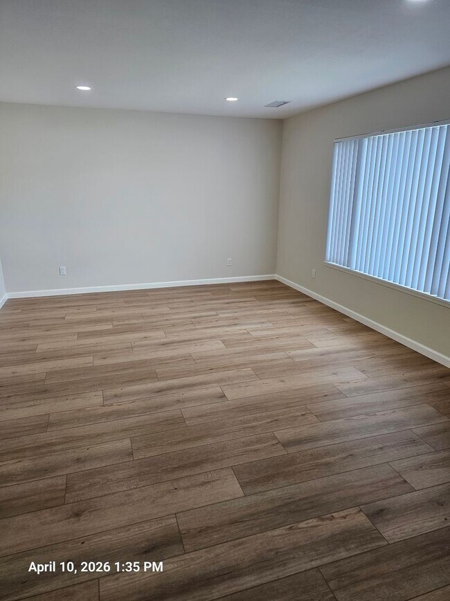 Foto del edificio - 2035 E Kern Ave