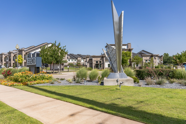 Building Photo - Legend V Apartments