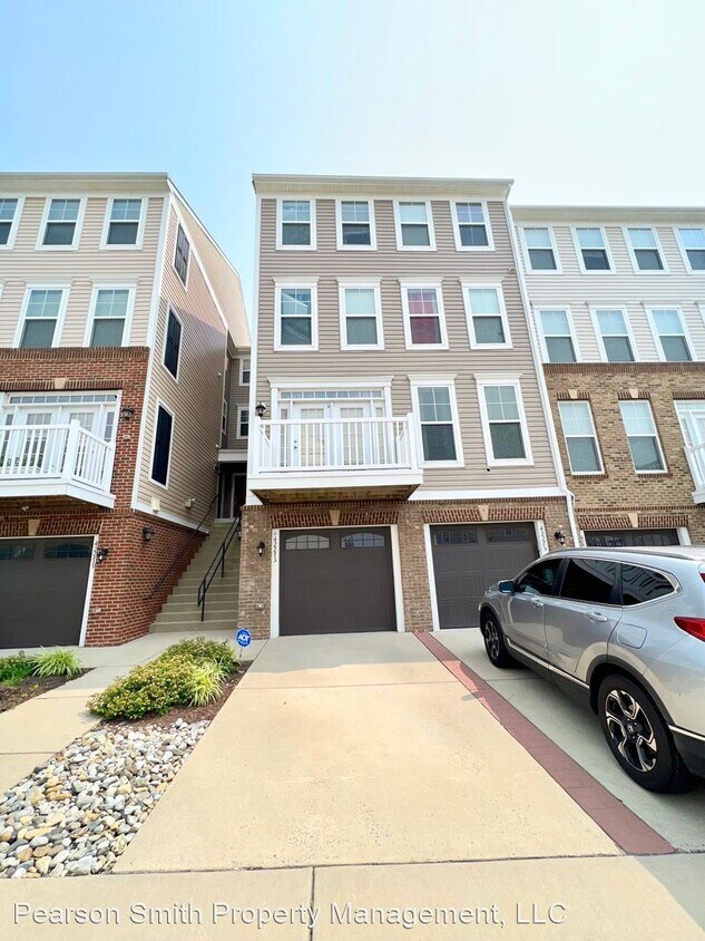 Foto principal - 3 br, 3.5 bath House - 42275 Canary Grass Sq.