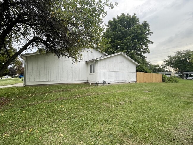 Building Photo - 2104 N 14th St