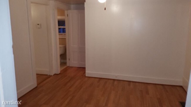 Building Photo - 1 br, 1 bath Apartment - 5 Main St.