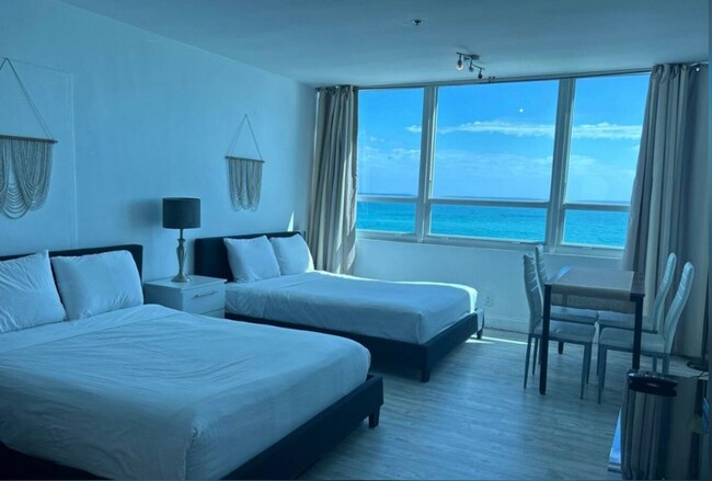 Foto del edificio - 5445 Collins Ave