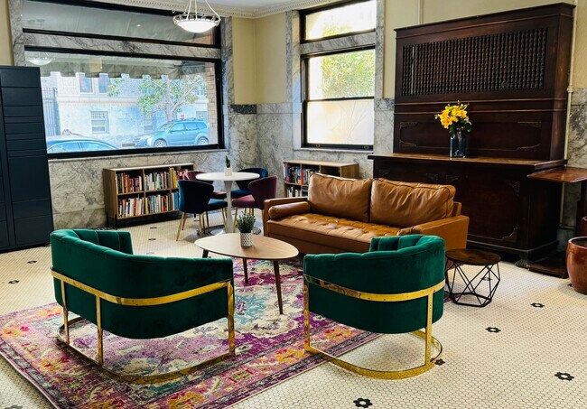 Foto del interior - Raymond Investments LLC.