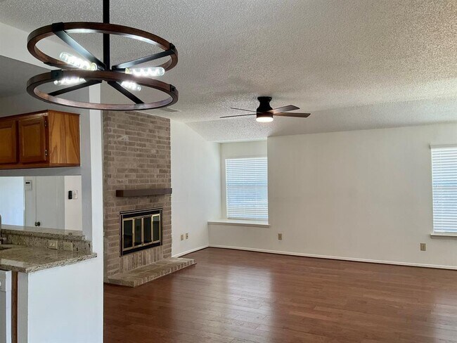 Foto del edificio - 2711 Grants Lake Blvd