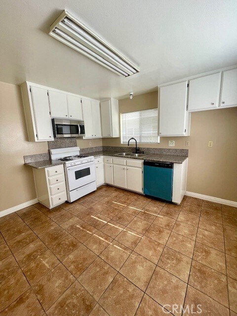 Foto del edificio - 7027 Pickering Ave