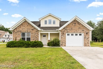 Building Photo - 320 Hawks Bluff Dr