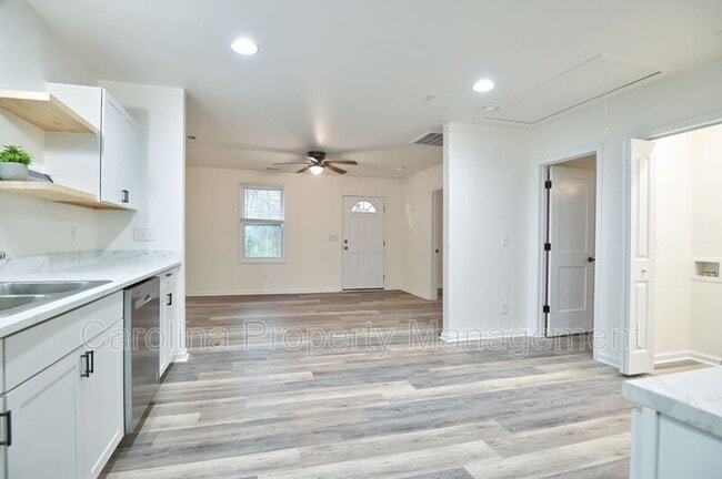 Building Photo - 313 Heyward St