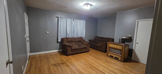 Foto del edificio - 840 Dwelly St