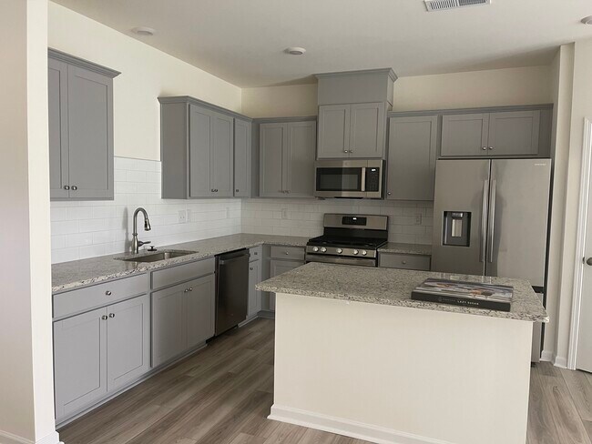 Foto del edificio - 8134 Ramsburg Dr