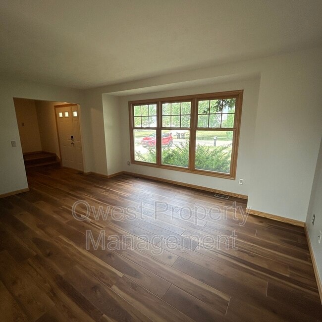 Building Photo - 6722 Avalon Dr SE