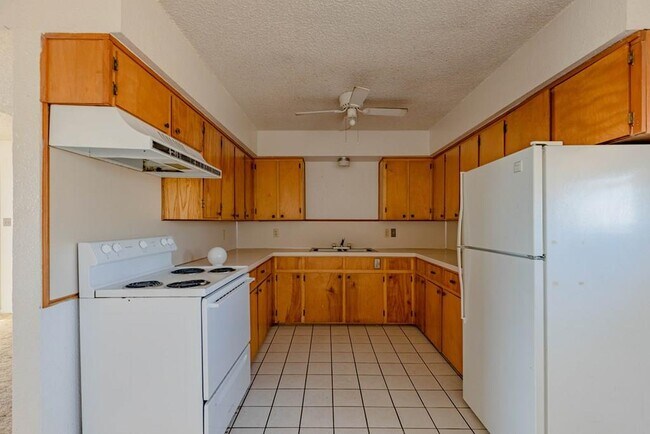 Building Photo - 6826 Austin Ave