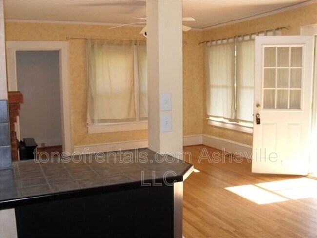 Building Photo - 202 Rutledge Dr