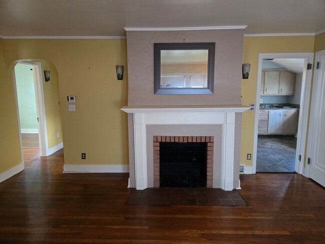 Foto del edificio - 306 Hazelwood Ave SE