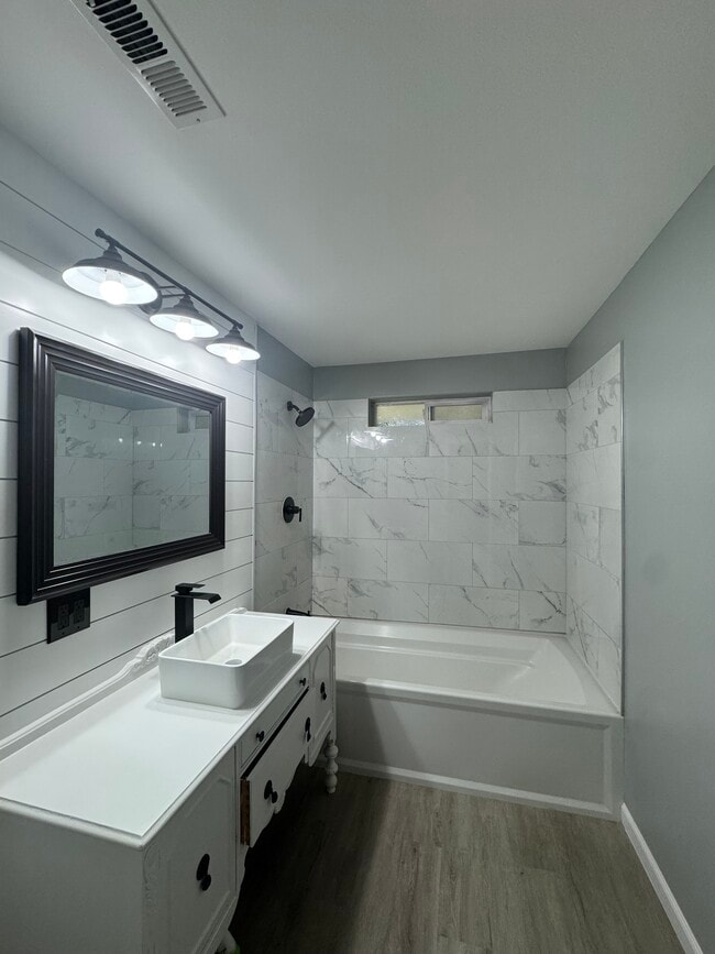 Foto del edificio - 5112 Norman Rd