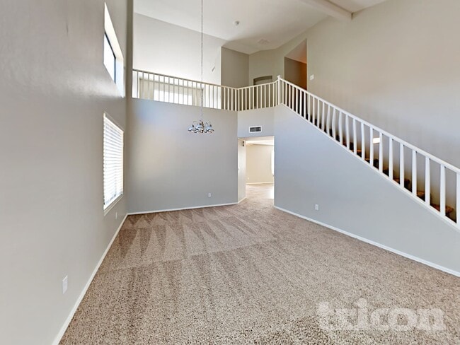 Foto del edificio - 6341 W Watkins St