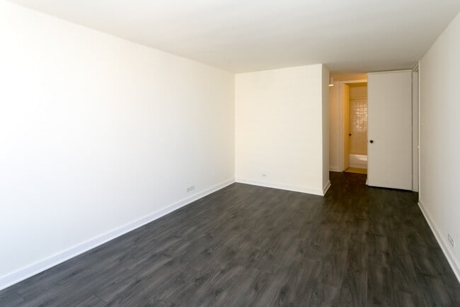 Interior Photo - Regents Park