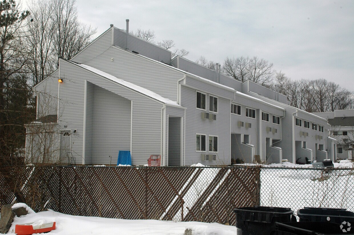 Primary Photo - 707 Wilson Ave