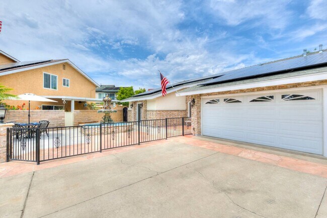 Building Photo - 4 br, 2 bath House - 24911 Luton Street