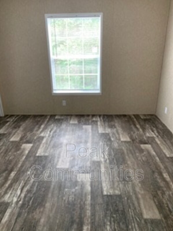 Building Photo - 548 Shady Brook Hts