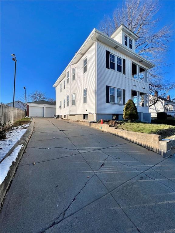 Building Photo - 1579 Cranston St