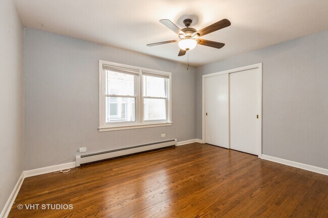 Foto del edificio - 5931 N Merrimac Ave