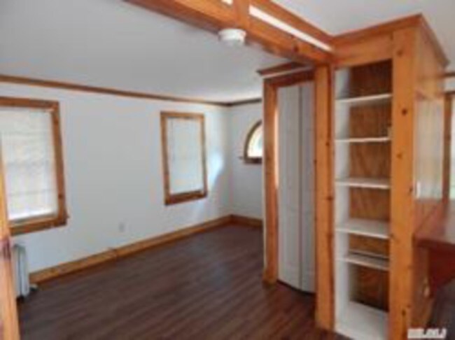 Foto del edificio - 499 Montauk Hwy