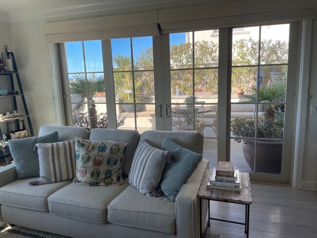 Building Photo - 3 bd/3.5 Ba Sea Summit Panoramic Ocean Vie...