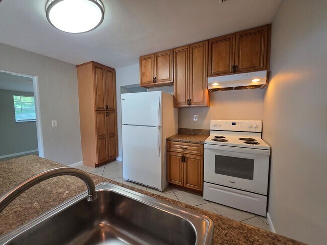 Foto del edificio - 917 64th St S