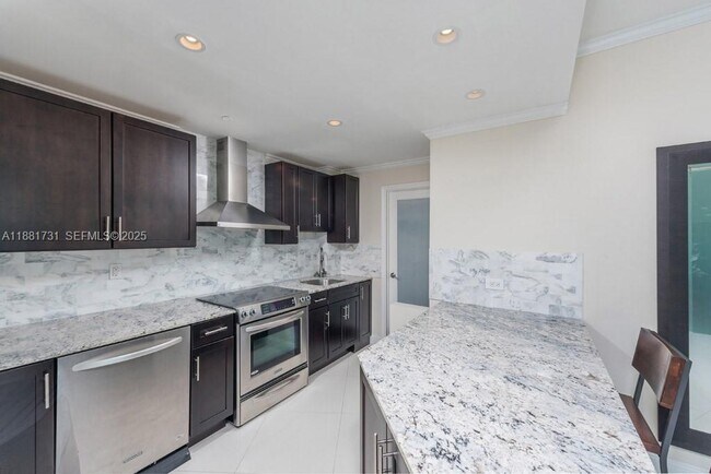 Foto del edificio - 300 South Pointe Dr