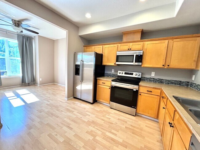 Foto del edificio - Update 3 Bedroom Home in Beaverton!