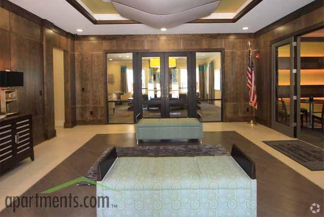 Lobby - Clairmont at Hillandale