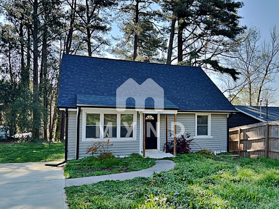 Primary Photo - 2813 S Roxboro St