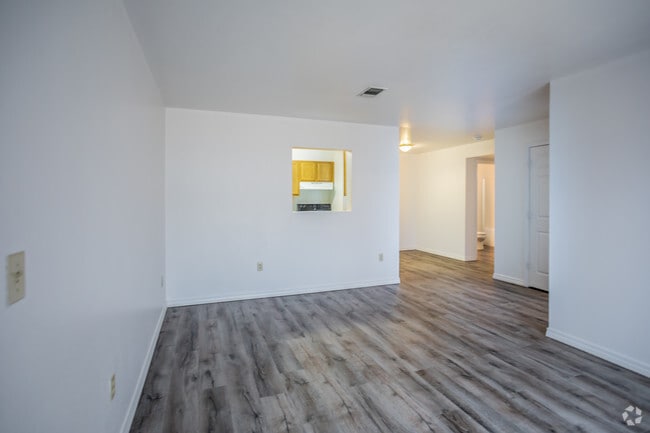 2 HAB, 2 BA - 900 ft² - The Meadows Apartments