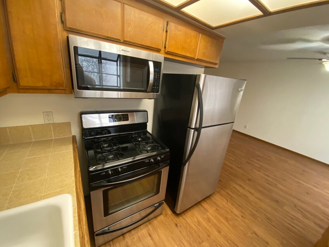 Foto principal - 10732 Lawler St