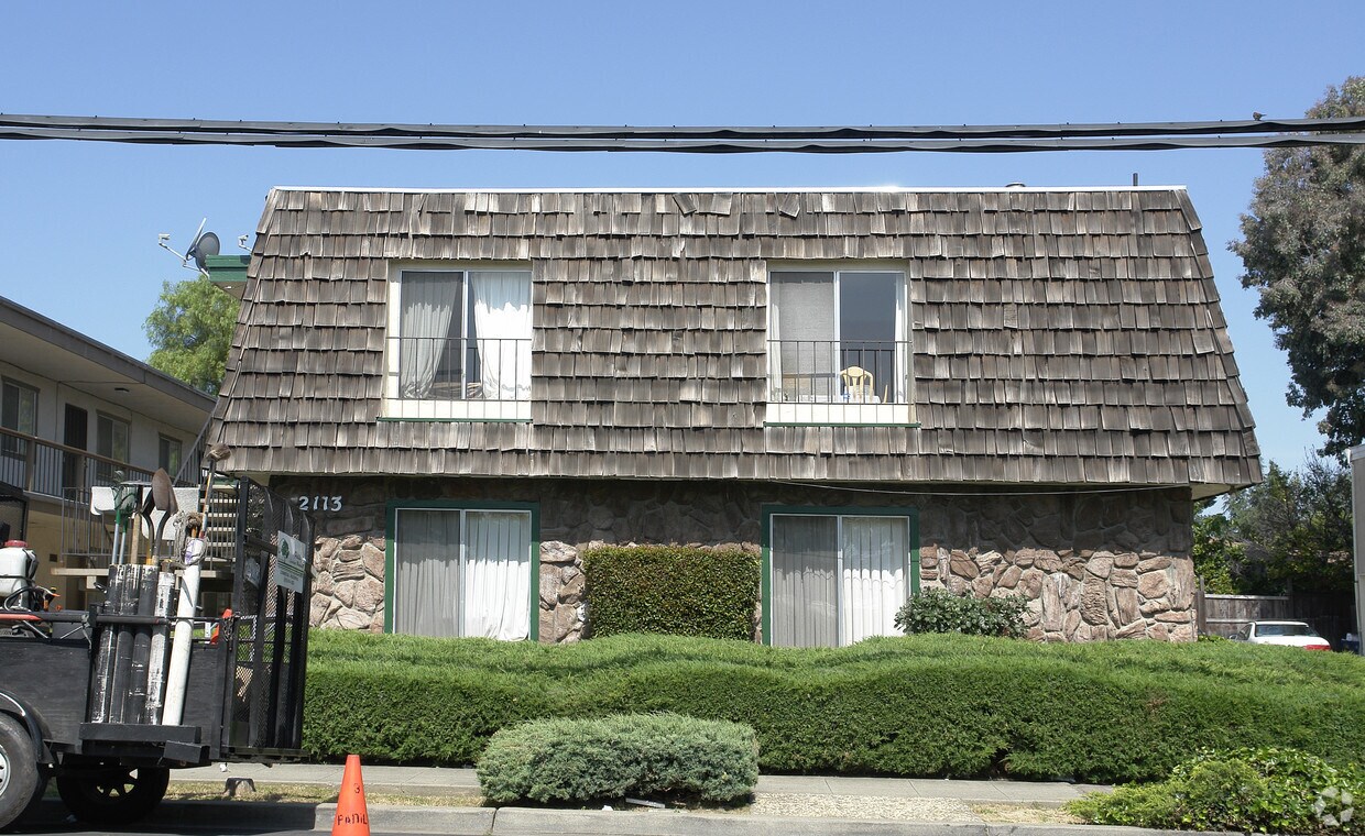 Foto del edificio - 2113 Hartnell St