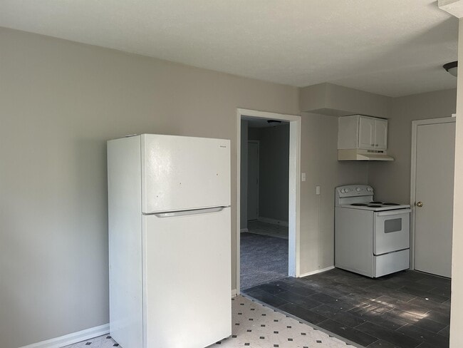 Building Photo - 1110 Allen Dr