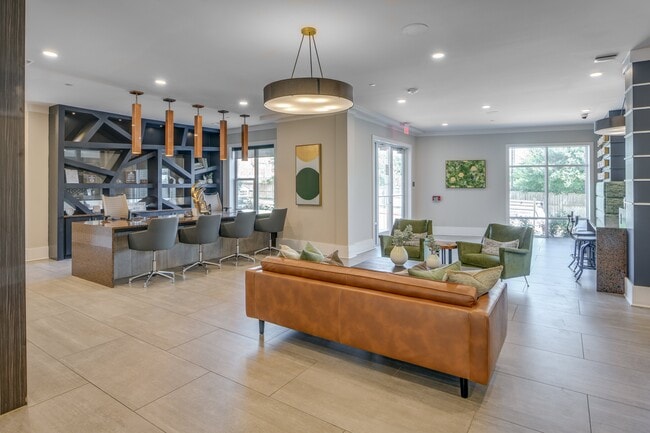 Building Photo - Luxia Midtown Park