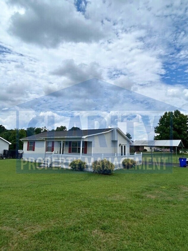 Foto principal - Single Family Home with a Spacious Yard!