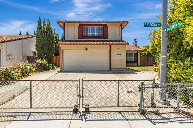 Foto del edificio - Spacious 4-Bedroom Home in Prime Milpitas